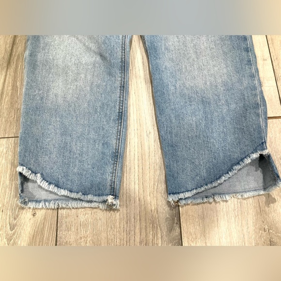 Rewash High Rise Vintage Reunion Crop Frayed Hem Jeans 9/29 - Picture 3 of 13